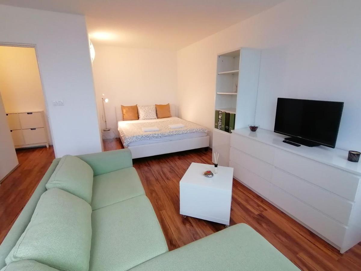 Golden Family Apartments Prag Dış mekan fotoğraf